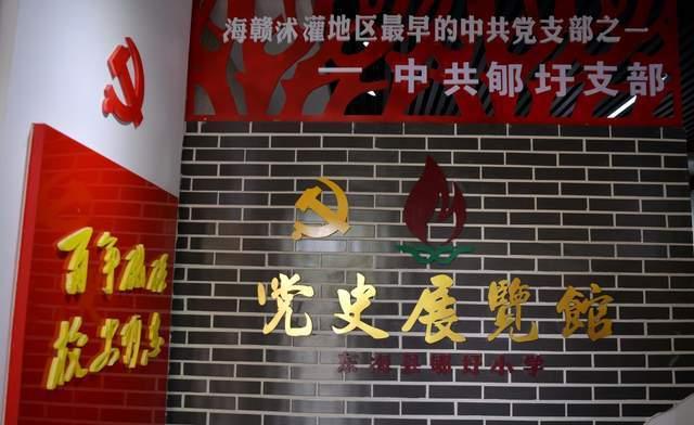 雁栖湖还有萌宠互动区，适合亲子互通，还能亲自喂养小动物