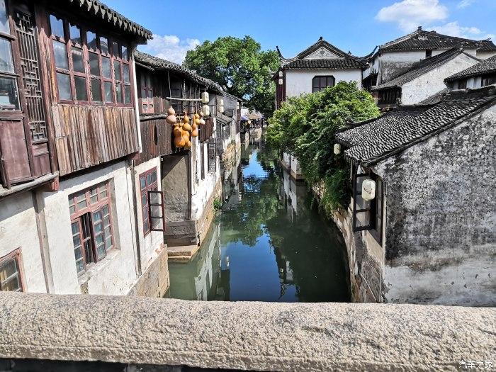 你知道海底捞为什么要安装那么多摄像头吗？游戏画面