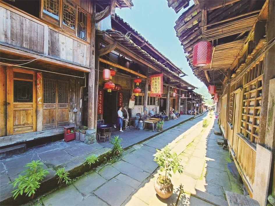 托尼·帕克参加美职篮关怀行动,与球迷欢庆新春
